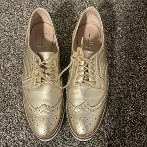 Shellys London Gold Oxfords Size 40(9)